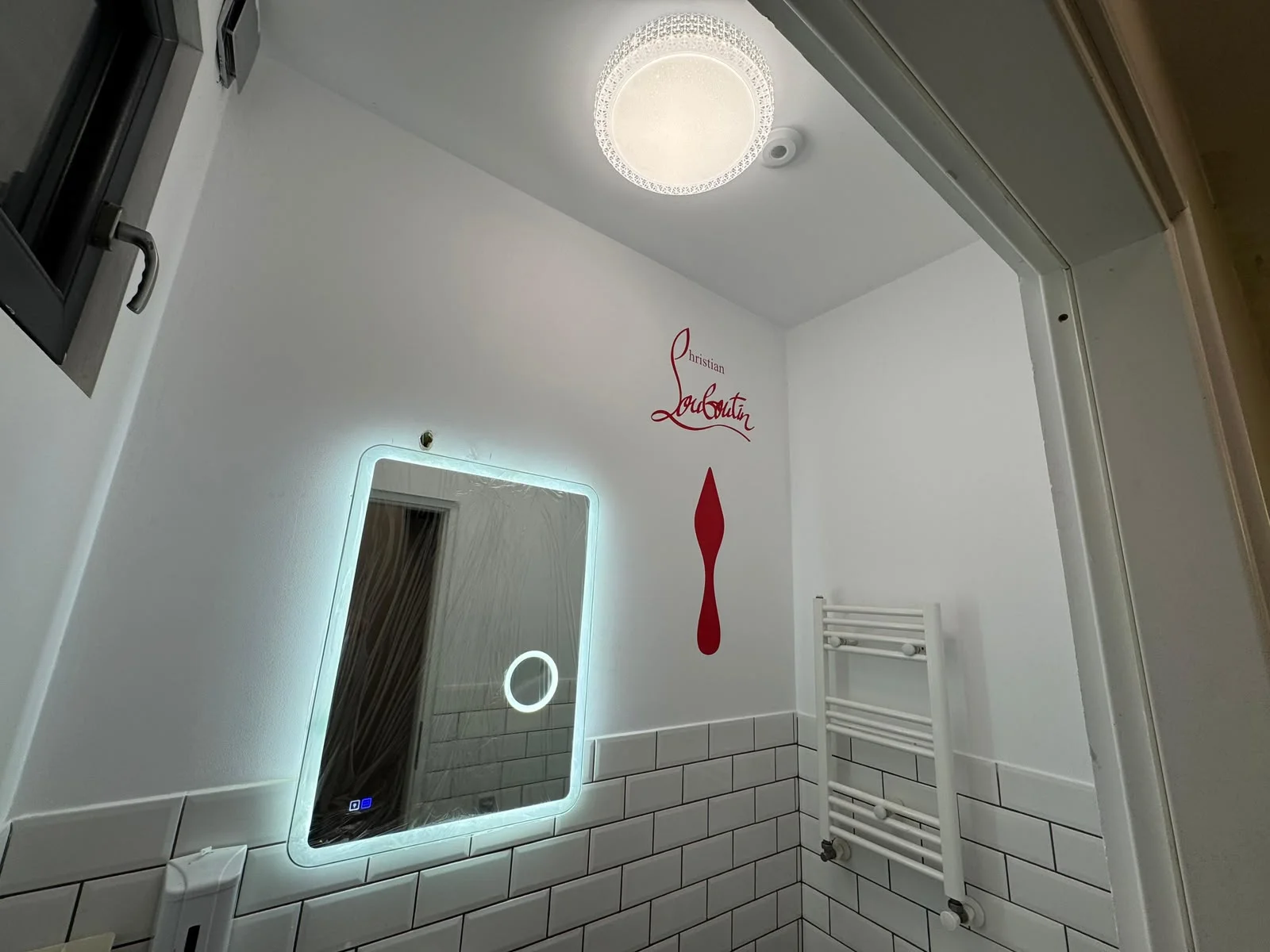 Hală și Depozit Mașini de Lux Chitila – Instalații Electrice și Sisteme de Securitate AI
