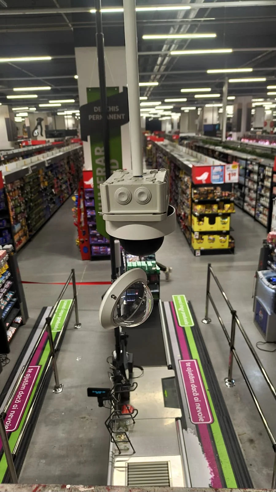 Auchan Iulius Mall Cluj-Napoca – Sistem de Supraveghere Video și Detecție Antiefracție